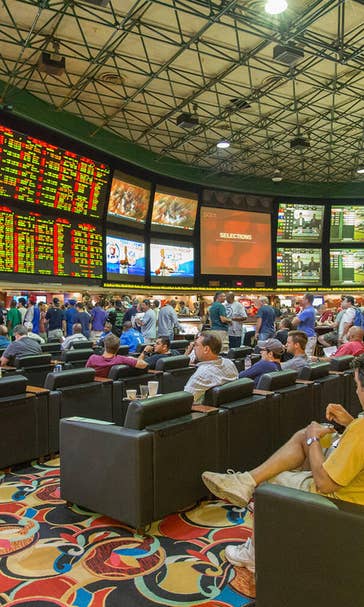 Las Vegas sportsbooks suffer 'colossal' losses from NFL weekend action